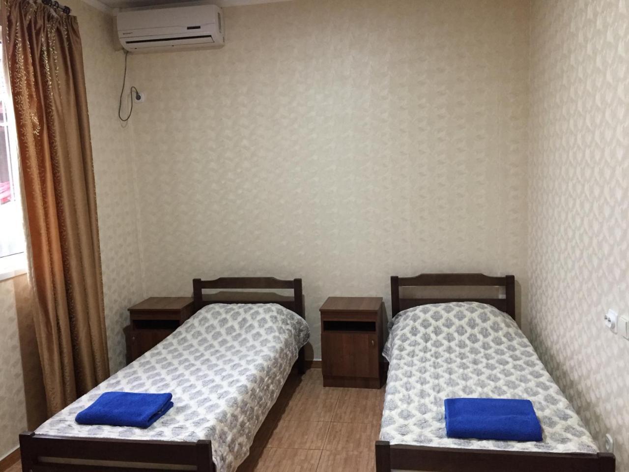 Dionisy Guest House Pitsoenda Buitenkant foto